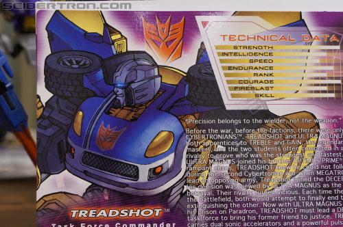 BotCon 2012: Exclusives - Transformers Event: DSC06002