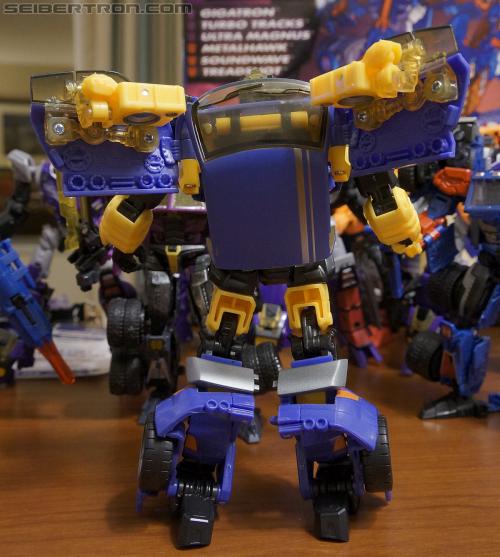 BotCon 2012: Exclusives - Transformers Event: DSC06008