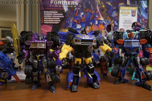 BotCon 2012: Exclusives - Transformers Event: DSC06010