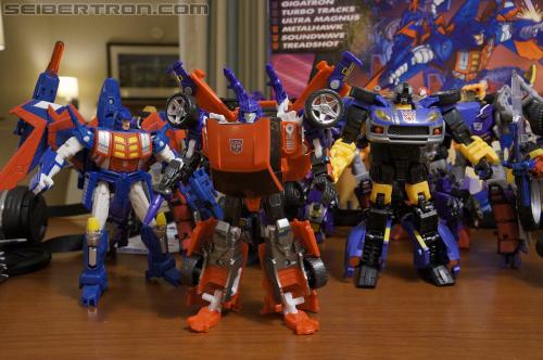 BotCon 2012: Exclusives - Transformers Event: DSC06017