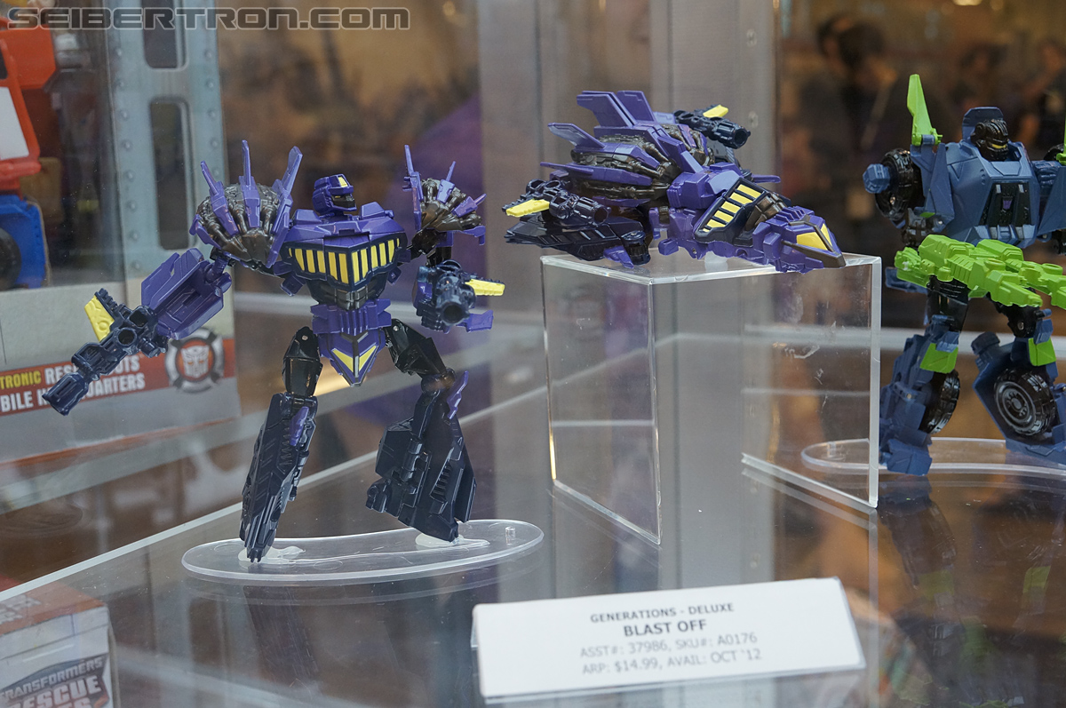 BotCon 2012 - Transformers Generation "Fall of Cybertron" product display