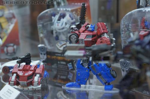 BotCon 2012: Transformers Generation "Fall of Cybertron" product display - Transformers Event: DSC06117