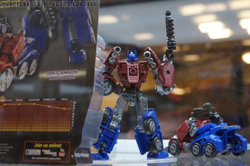 BotCon 2012: Transformers Generation "Fall of Cybertron" product display - Transformers Event: DSC06121
