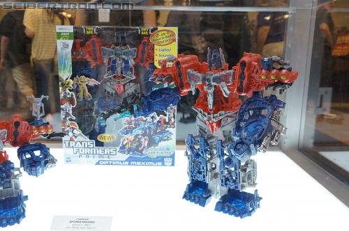 BotCon 2012: Transformers Prime Cyberverse product display - Transformers Event: DSC06215