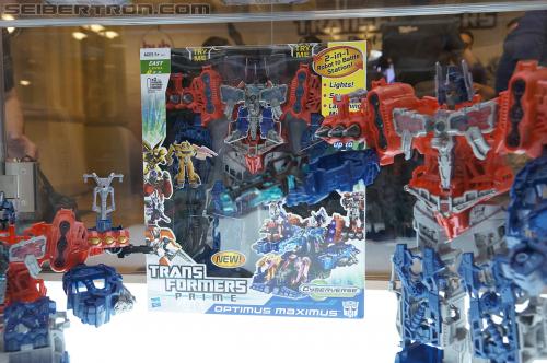 BotCon 2012: Transformers Prime Cyberverse product display - Transformers Event: DSC06217