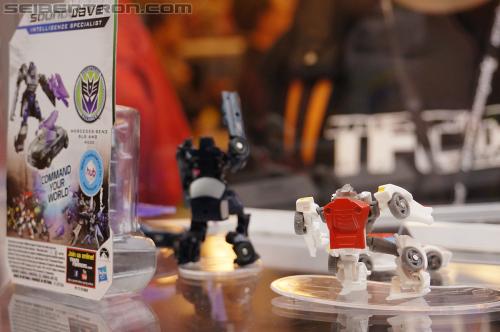 BotCon 2012: Transformers Prime Cyberverse product display - Transformers Event: DSC06693
