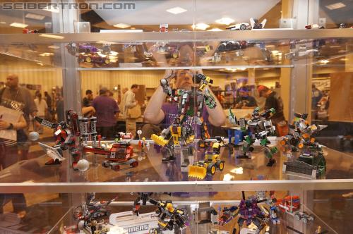 BotCon 2012: Transformers Kre-o product display - Transformers Event: DSC06370