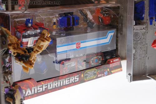 BotCon 2012: Masterpiece Optimus Prime - Transformers Event: DSC06616