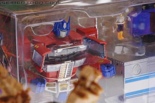 BotCon 2012: Masterpiece Optimus Prime - Transformers Event: DSC06622