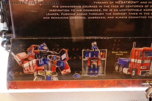 BotCon 2012: Masterpiece Optimus Prime - Transformers Event: DSC06674