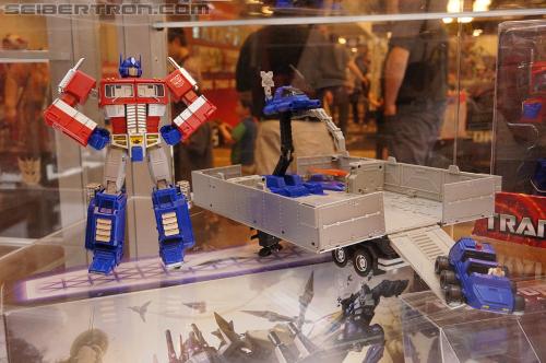BotCon 2012: Masterpiece Optimus Prime - Transformers Event: DSC06973