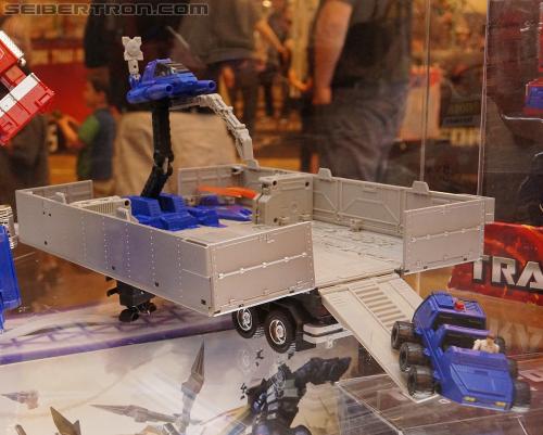 BotCon 2012: Masterpiece Optimus Prime - Transformers Event: DSC06973b