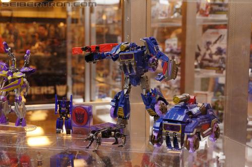 BotCon 2012: Transformers Generation "Fall of Cybertron" product display #2 - Transformers Event: DSC06981