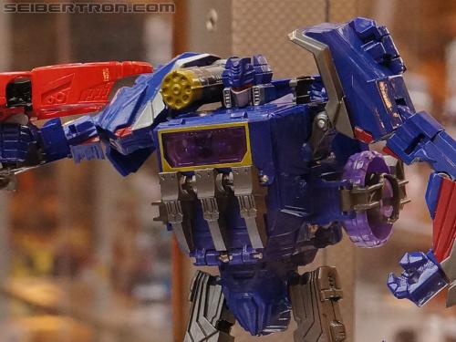BotCon 2012: Transformers Generation "Fall of Cybertron" product display #2 - Transformers Event: DSC06981b