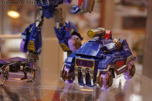 BotCon 2012: Transformers Generation "Fall of Cybertron" product display #2 - Transformers Event: DSC06982