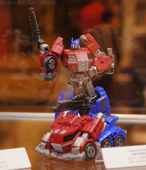 BotCon 2012: Transformers Generation "Fall of Cybertron" product display #2 - Transformers Event: DSC06989a