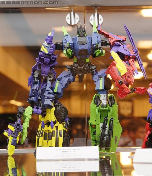 BotCon 2012: Transformers Generation "Fall of Cybertron" product display #2 - Transformers Event: DSC06996a