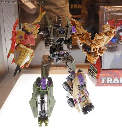 Transformers News: BotCon 2012 Coverage: SDCC Exclusive Transformers Prime Image