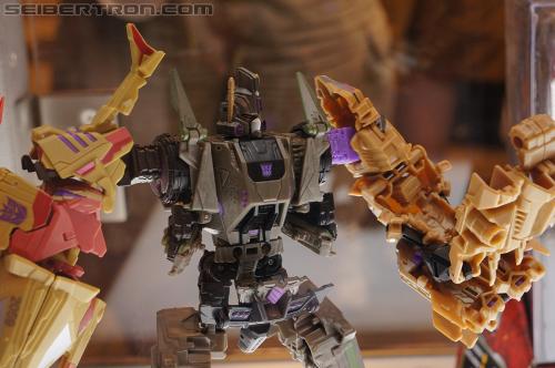 BotCon 2012: SDCC Bruticus - Transformers Event: DSC06626