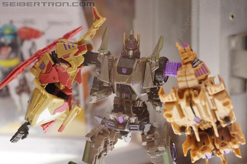 BotCon 2012: SDCC Bruticus - Transformers Event: DSC06642