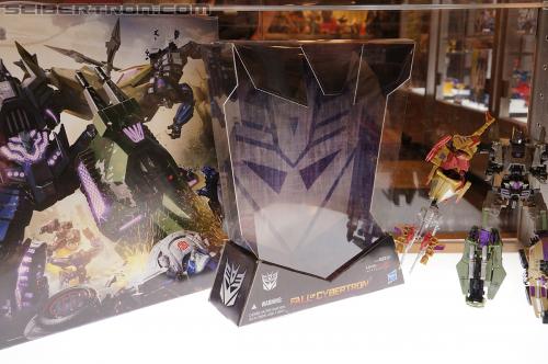 BotCon 2012: SDCC Bruticus - Transformers Event: DSC06979