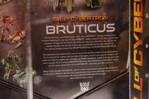 BotCon 2012: SDCC Bruticus - Transformers Event: DSC07003