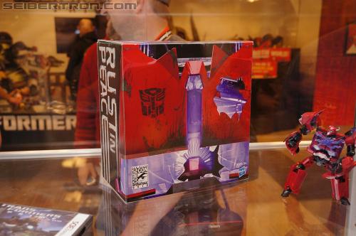 BotCon 2012: SDCC Cliffjumper "Rust In Peace" exclusive - Transformers Event: DSC06649