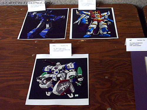 BotCon 2004: Fan Creative Pieces - Transformers Event: Art room display
