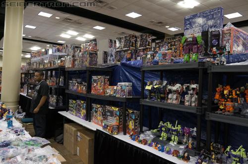 BotCon 2012: Dealer Room gallery - Transformers Event: DSC06306
