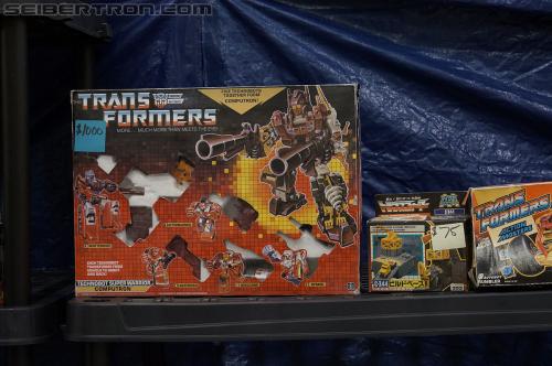 BotCon 2012: Dealer Room gallery - Transformers Event: DSC06309