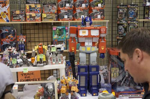 BotCon 2012: Dealer Room gallery - Transformers Event: DSC06471