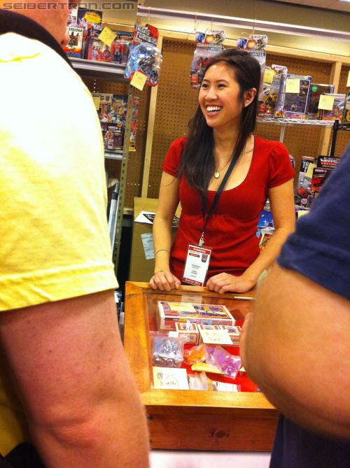BotCon 2012: Dealer Room gallery - Transformers Event: DSC06482a