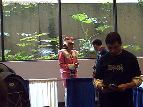 BotCon 2004: Fans and Miscellaneous Pics - Transformers Event: Tai at the Dan Gilvezan Autograph session