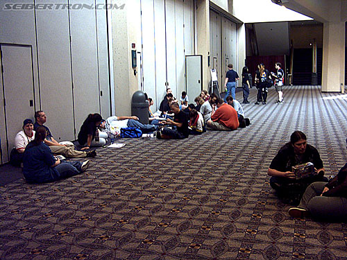 BotCon 2004: Fans and Miscellaneous Pics - Transformers Event: People desperately waiting for the Peter Cullen session to start