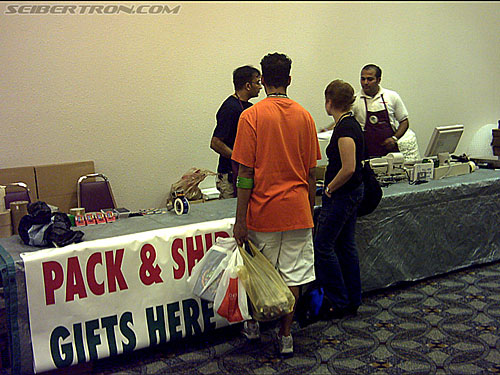 BotCon 2004: Fans and Miscellaneous Pics - Transformers Event: Special booth to post your BotCon haul to your home