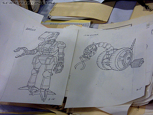 BotCon 2004: Fans and Miscellaneous Pics - Transformers Event: I say "Of course not! I believe they are from Robotix!" We were still not sure if I'm right (BotCon was over and people left were cleaning up), but I am still very sure they were never a part of Transformers. I really think they're from Robotix!