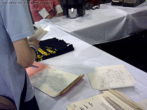 BotCon 2004: Fans and Miscellaneous Pics - Transformers Event: Taking a look at  part of the Season two bible! Design sheets, profiles, techs, (Ratbat assigned as Autobot?!?!)