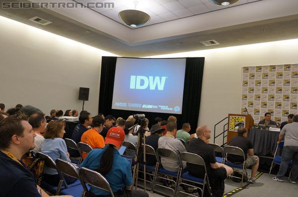SDCC 2012: IDW's Panels - Transformers Event: DSC01552
