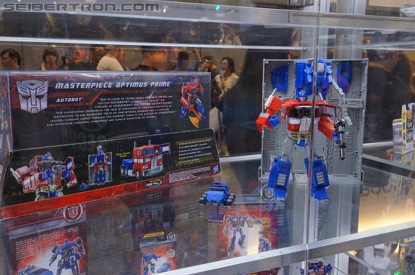 Transformers News: SDCC 2012 Coverage: Hasbro Masterpiece Optimus Prime and Thundercracker Image