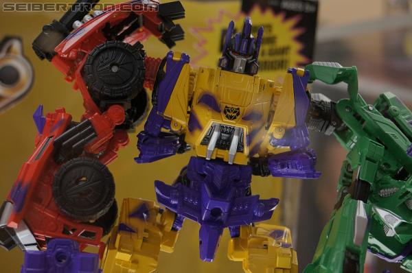 SDCC 2012: Transformers G2 Bruticus - Transformers Event: DSC02125