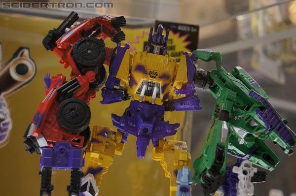 SDCC 2012: Transformers G2 Bruticus - Transformers Event: DSC02127