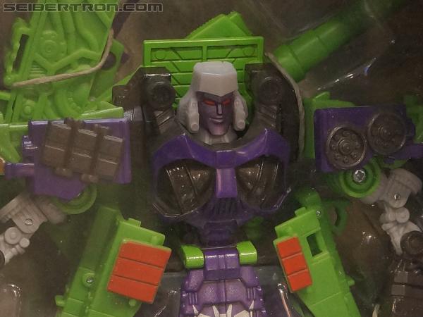 SDCC 2012: Transformers Generations China Imports - Transformers Event: DSC01975a