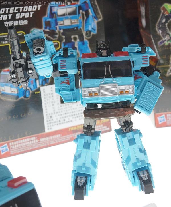 SDCC 2012: Transformers Generations China Imports - Transformers Event: DSC02042a