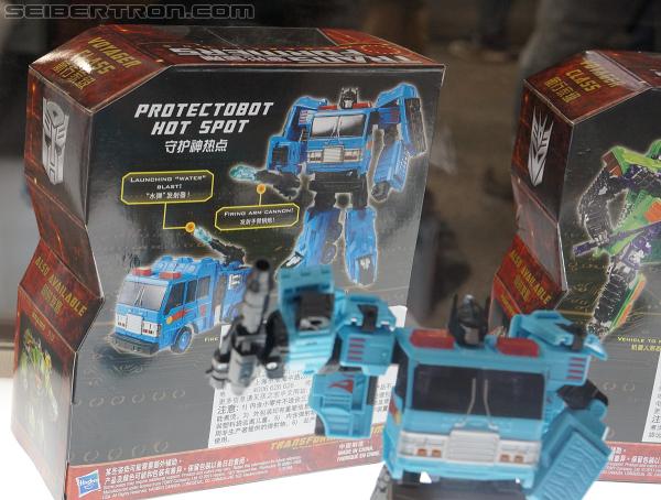 SDCC 2012: Transformers Generations China Imports - Transformers Event: DSC02052