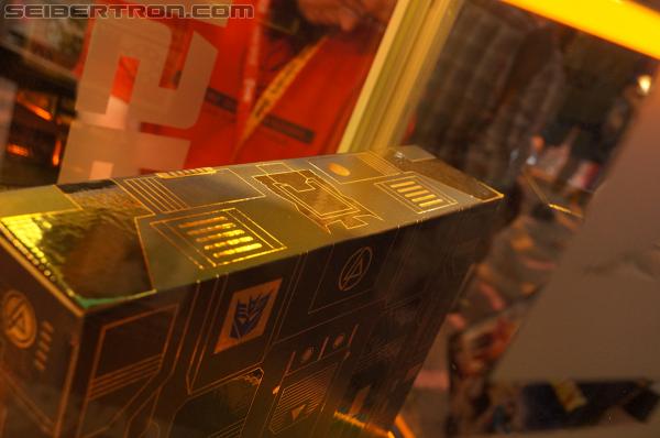 SDCC 2012: Linkin Park SOUNDWAVE exclusive set - Transformers Event: DSC02307