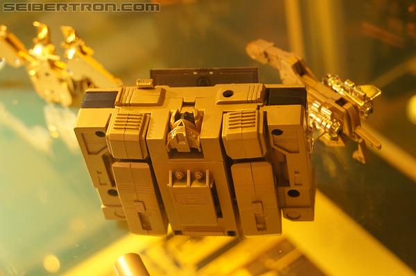 SDCC 2012: Linkin Park SOUNDWAVE exclusive set - Transformers Event: DSC02309