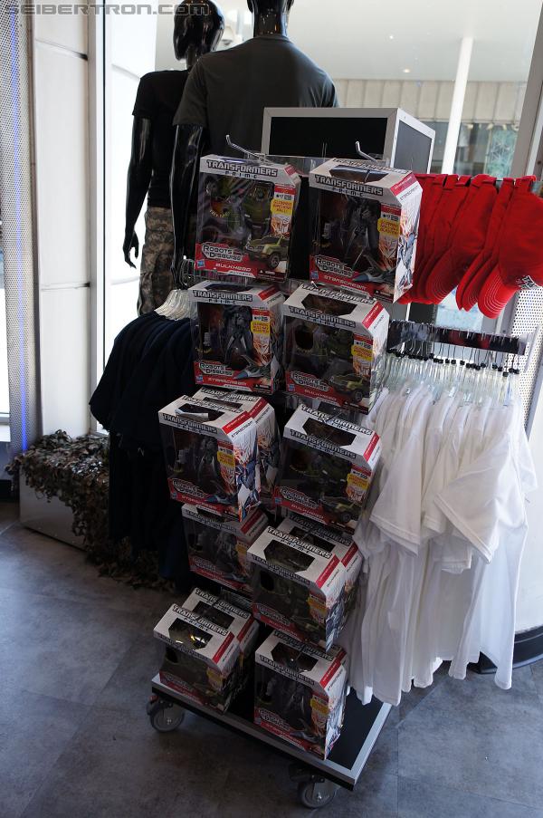 Transformers News: Seibertron.com's tour of Transformers The Ride 3D at Universal Studios Hollywood - Part 2: Image