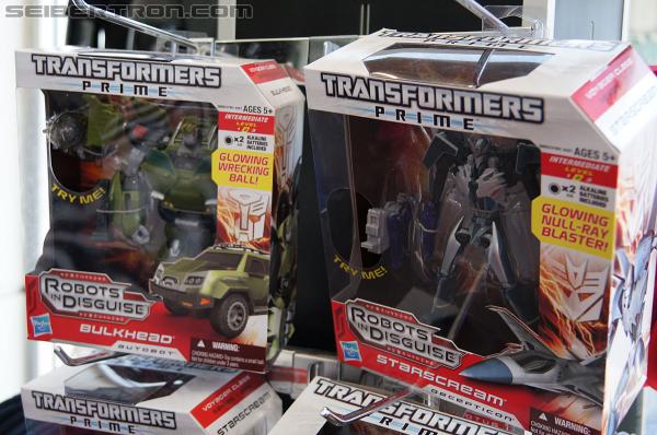 Universal Studios Hollywood - Transformers The Ride 3D: Transformers The Ride 3D - Supply Vault Store - Transformers Event: DSC03737