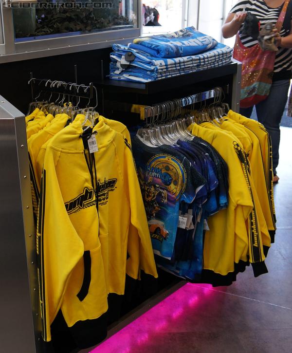 Universal Studios Hollywood - Transformers The Ride 3D: Transformers The Ride 3D - Supply Vault Store - Transformers Event: DSC03749a