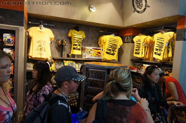 Universal Studios Hollywood - Transformers The Ride 3D: Transformers The Ride 3D - Supply Vault Store - Transformers Event: DSC03912